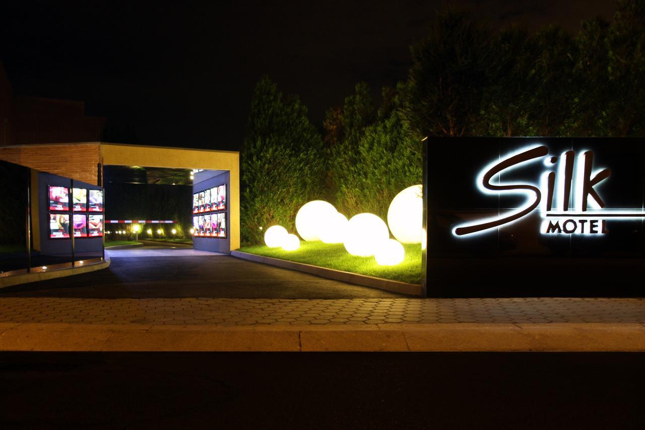 Silk Motel Pedroso ภายนอก รูปภาพ